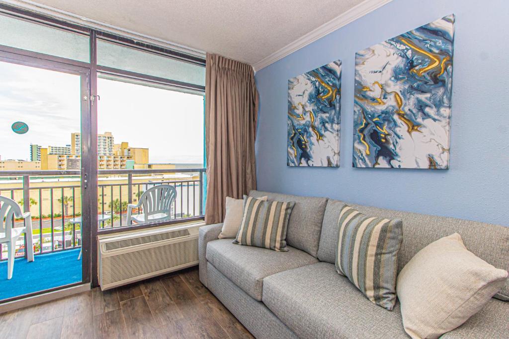 Oceanview King Suite - Fully Updated! - Landmark Resort 715 - Great Views! Sleeps 4
