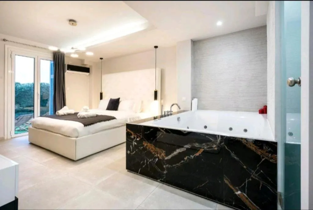 DELUXE ROMANTIC JACUZZI, Atena, Grecia