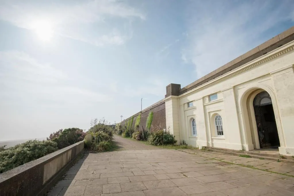 Constables Cottage - Tranquility on the Seafront, Brighton and Hove, United Kingdom