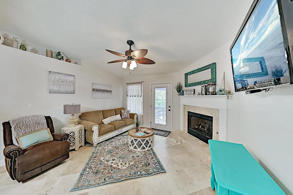 Bridges to the Sea with Golf Cart - Walk to Beach! home, Destin (FL), United States