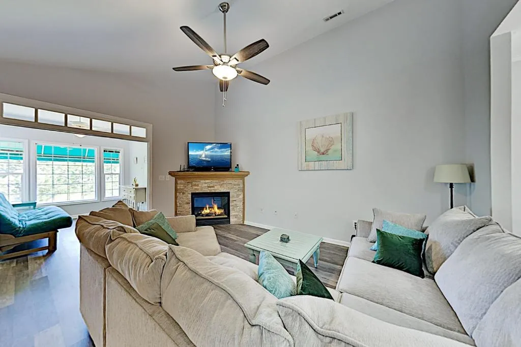 Walk to the Beach! Condo with Pool & Putting Green condo, Murrells Inlet (SC), United States
