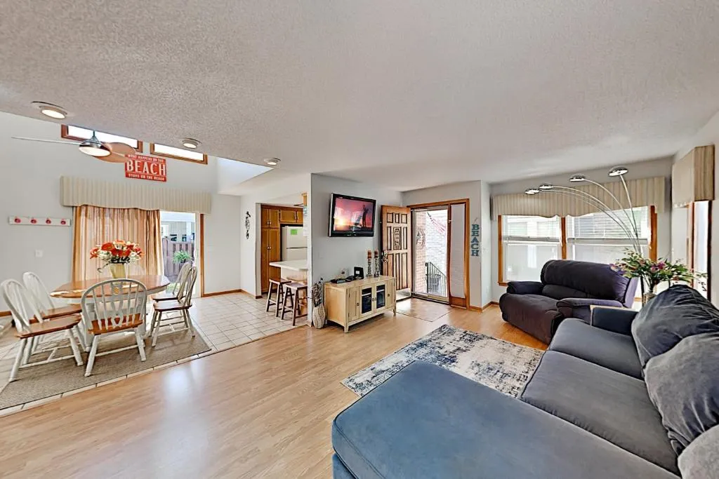 Charming Home with Private Hot Tub, Walk to Beach home, Myrtle Beach, Statele Unite ale Americii