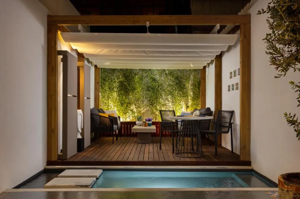 STUPENDO- Two Rooms, patio With refreshing Pond-Center-Air conditioning-Free Park, Lisabona, Portugalia