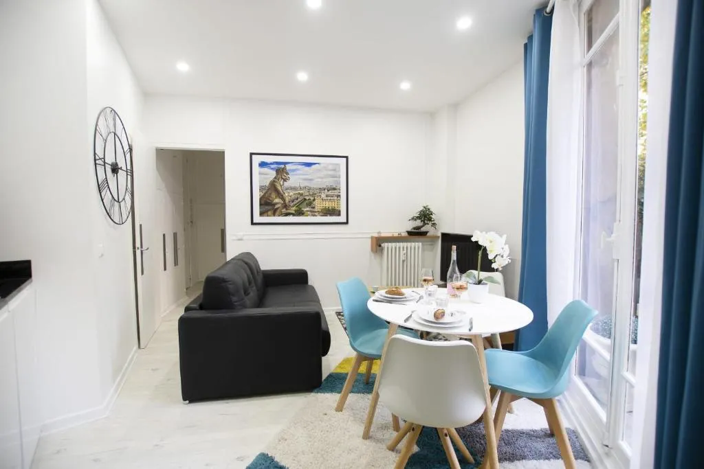 GuestReady - Bright and Spacious Apartment near Eiffel Tower, Paris, Franţa