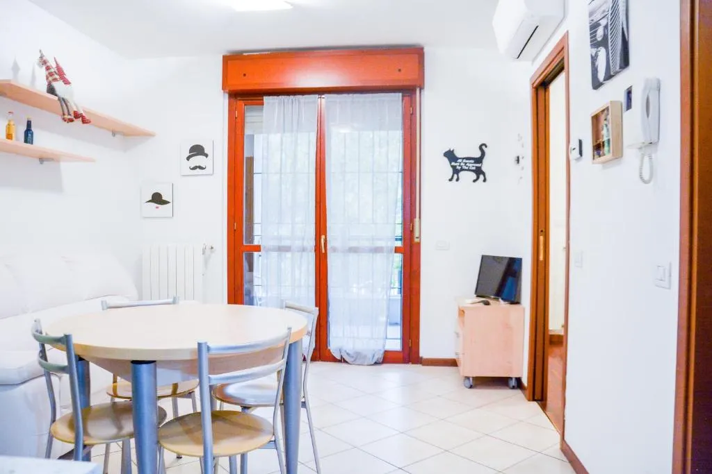 Guesthero Apartment Milano - Cimiano M2, Comasina, Italy