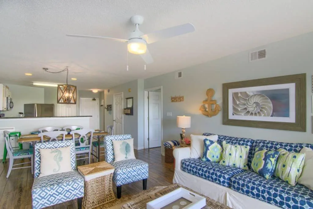 Miramar Beach 2BR/2BA Beach Condo - Pet Allowed, Destin (FL), United States