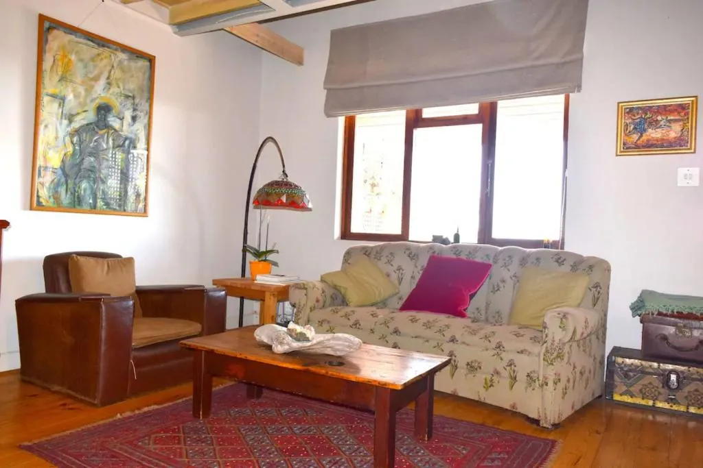 Tranquil 1 Bedroom House with Calming Garden Views, Cape Town, South Africa