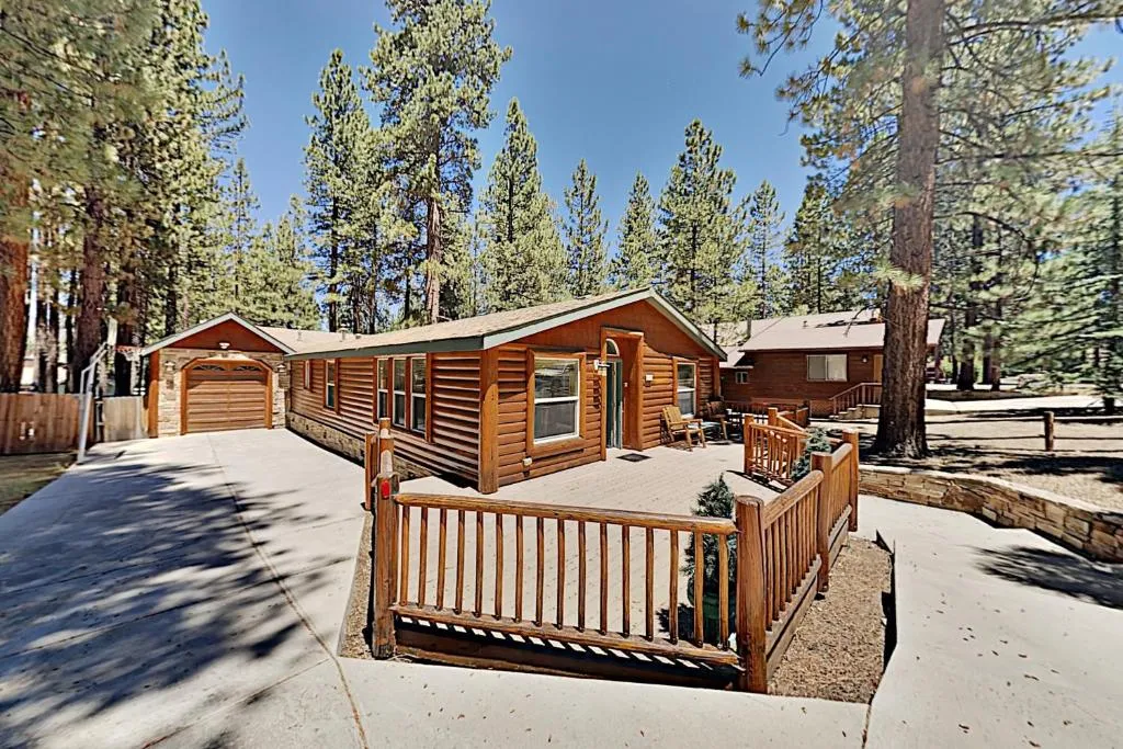 Walk to Lifts! Modern Retreat with Billiards Room home, Big Bear Lake, Statele Unite ale Americii