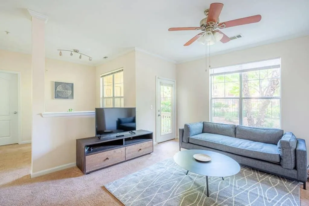 Viagem - Durham - Spacious 1BR with Patio, Blands (NC), United States