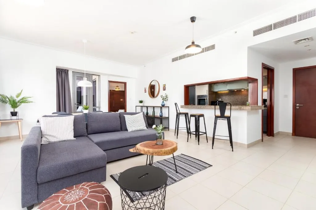 Quintessential Quarters - Modern and Minimal 1BR Burj Khalifa and Fountain Views, Alantos, United Arab Emirates