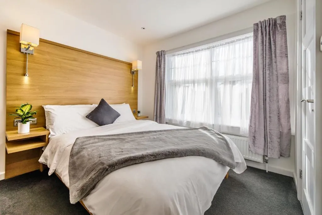 Budini b&b, College Corner, United Kingdom