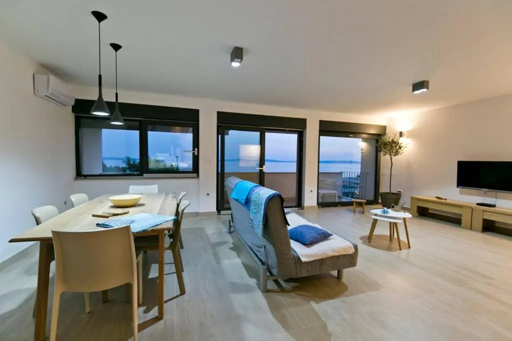 LONE 4* luxury penthouse in Split center, Split, Croaţia