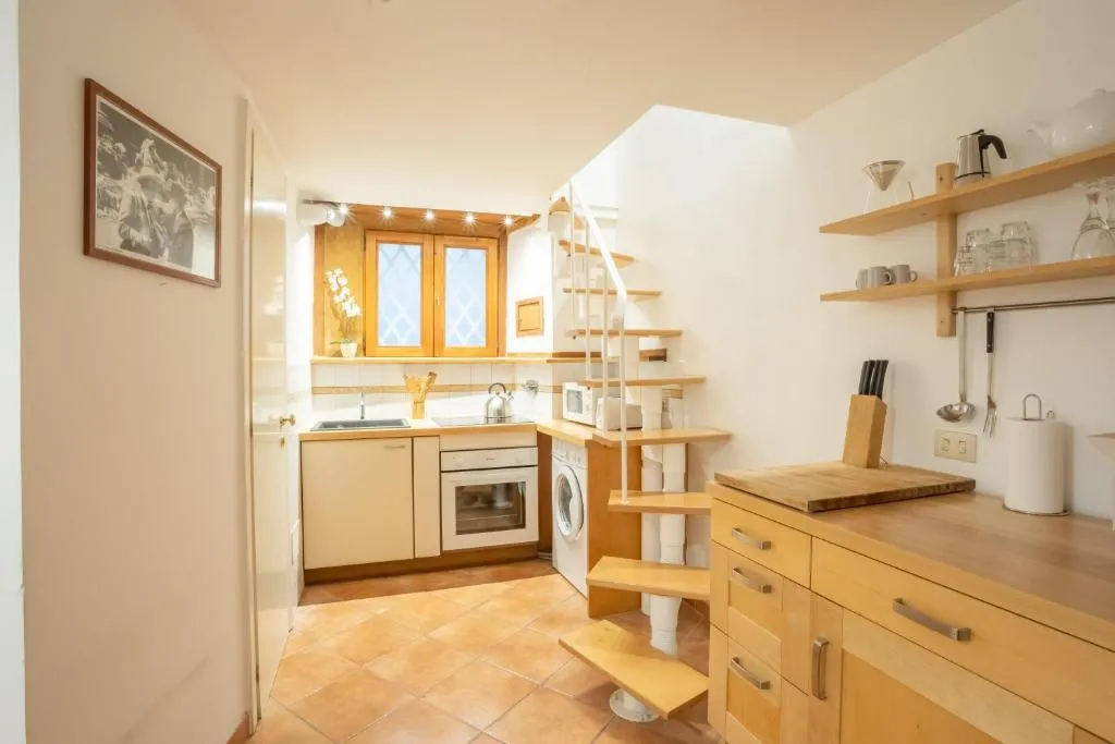 Quiet and Cozy Trastevere Hideaway, Roma, Italia