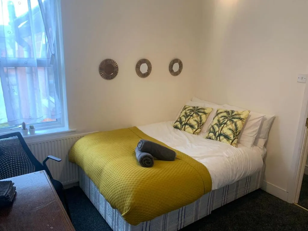 Stylish 6 Bedroom Home, Reading, Marea Britanie