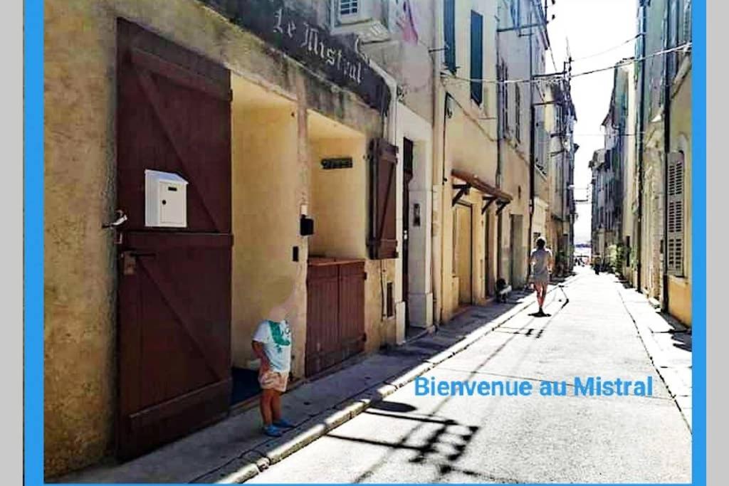 Le Mistral location