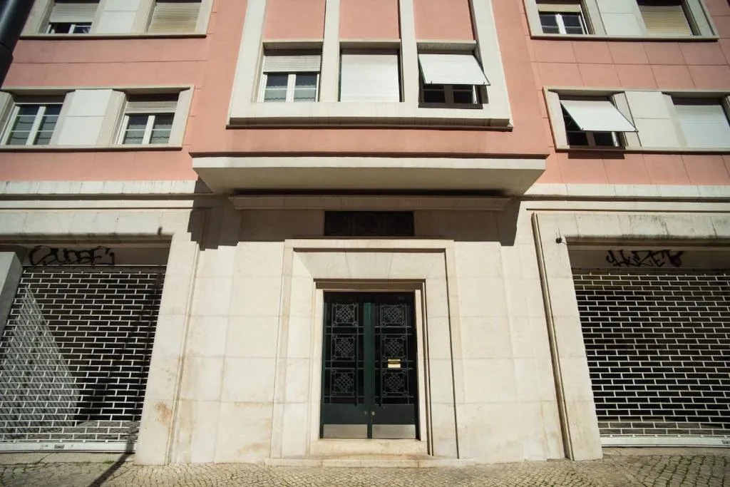 City Center Homestay Cozy and Sunny Apartment, Amadora, Portugal
