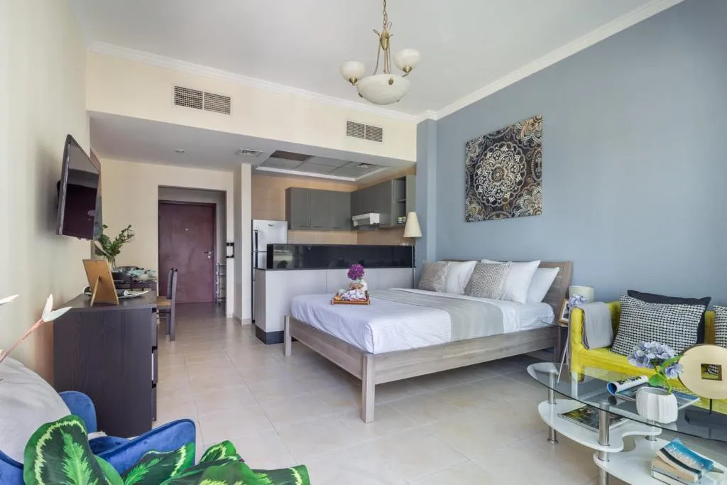 Frank Porter - Burj Al Nujoom, Alantos, United Arab Emirates