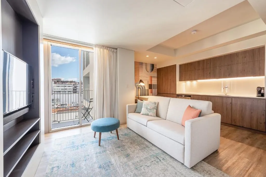 GuestReady - Midcentury Studio with Balcony in Santos 501, Amadora, Portugal