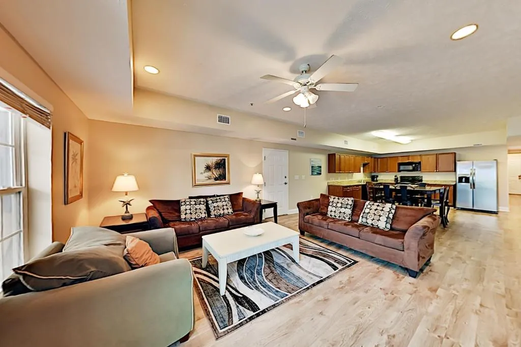 Spacious Pool-View Condo with 5 TVs - Lazy River condo, Myrtle Beach, Statele Unite ale Americii