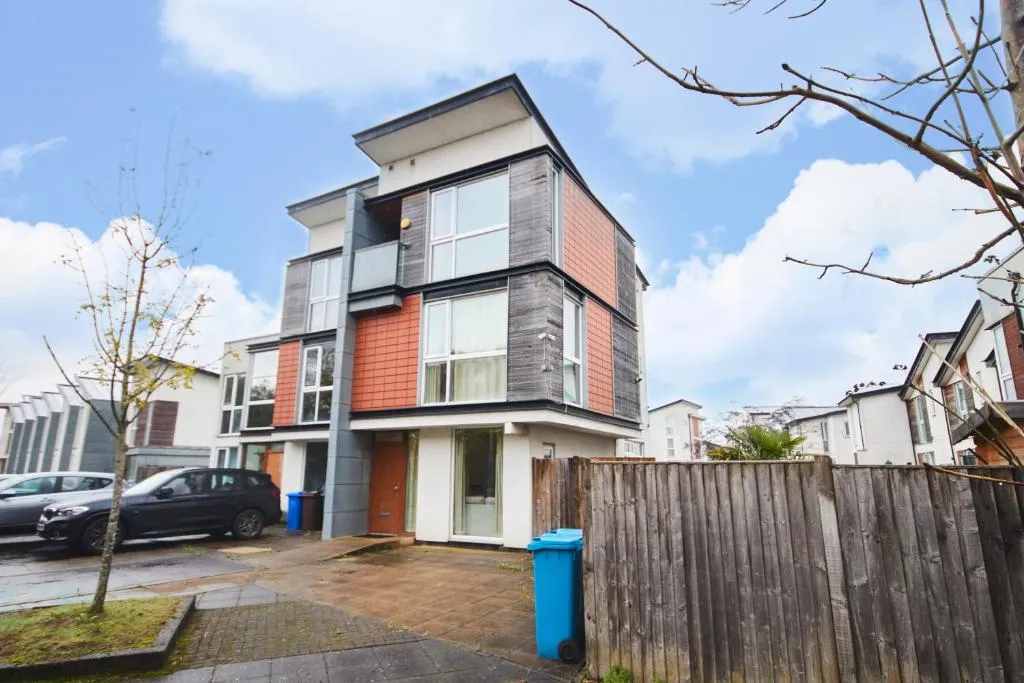Large Manchester Abode - Parking - Garden - 4 Bedrooms, Manchester, Marea Britanie