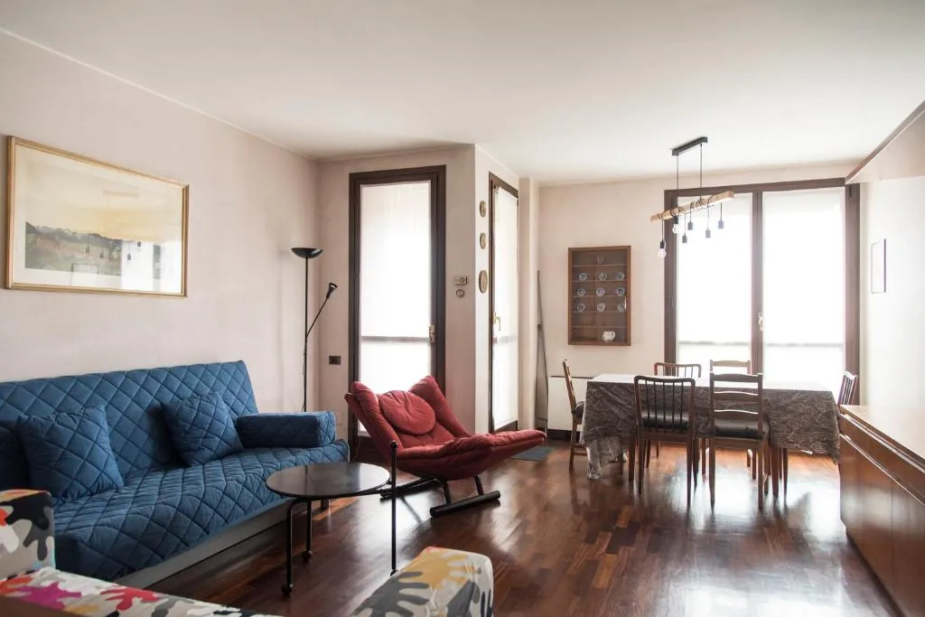 2 Bedrooms with Balcony near Bocconi, SDA, IED, Milano, Italia