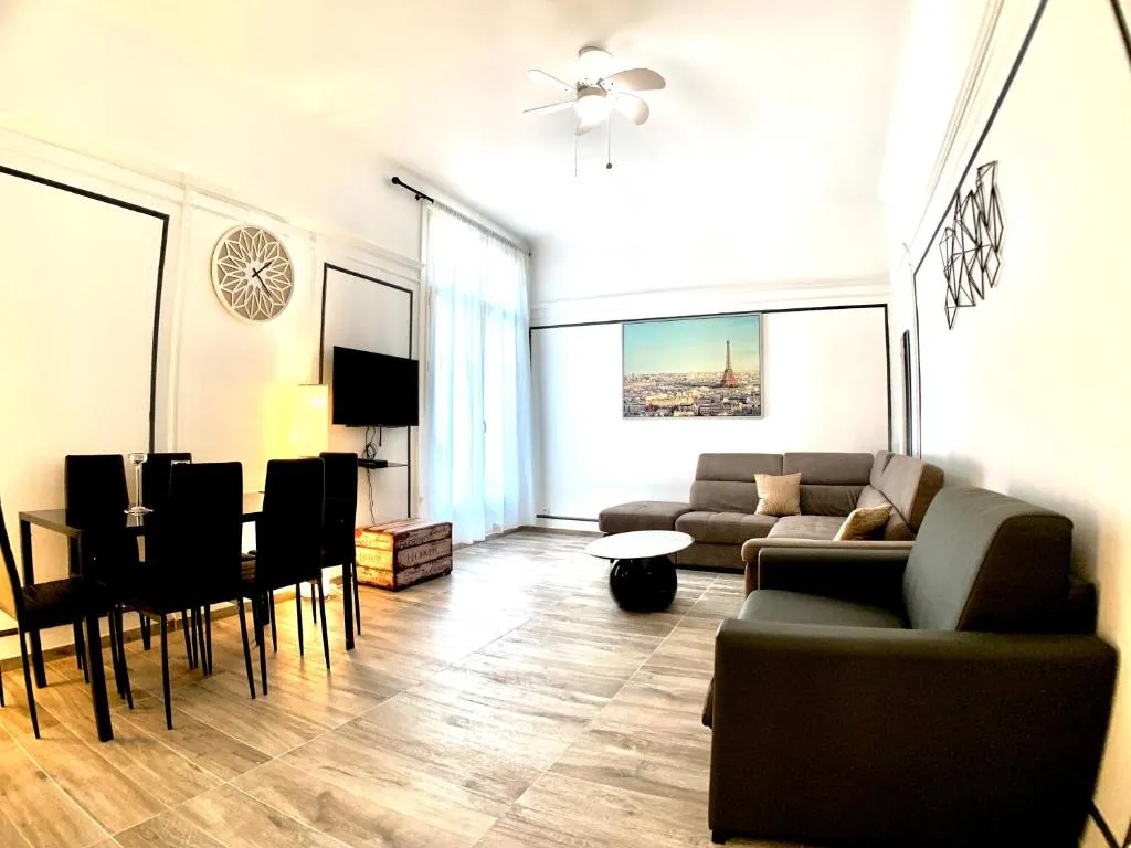 Apartment Champs Elysées, Paris, France
