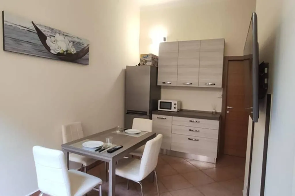 CM easy house, Milano, Italia