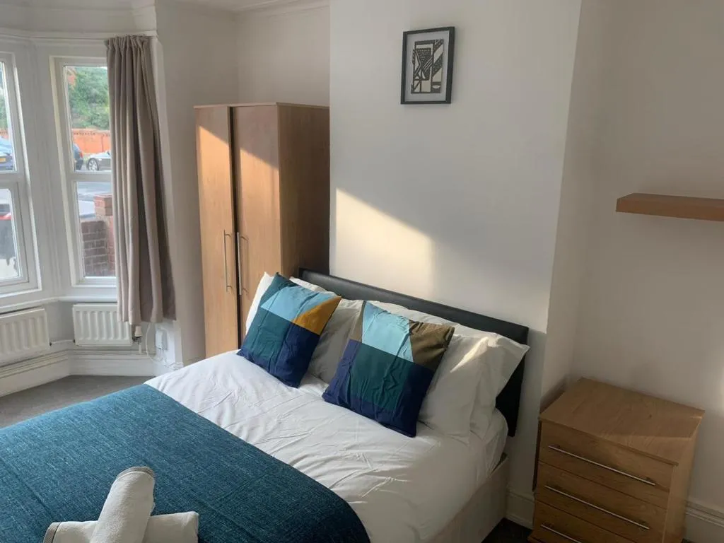 Reading 6 Bedroom, Reading, Marea Britanie