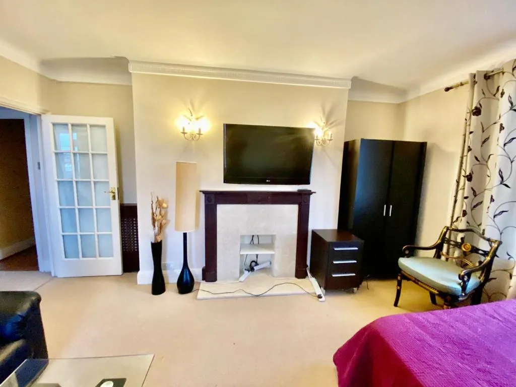 big room nearby st john's wood and Baker Street and Regent's Park, Londra, Marea Britanie