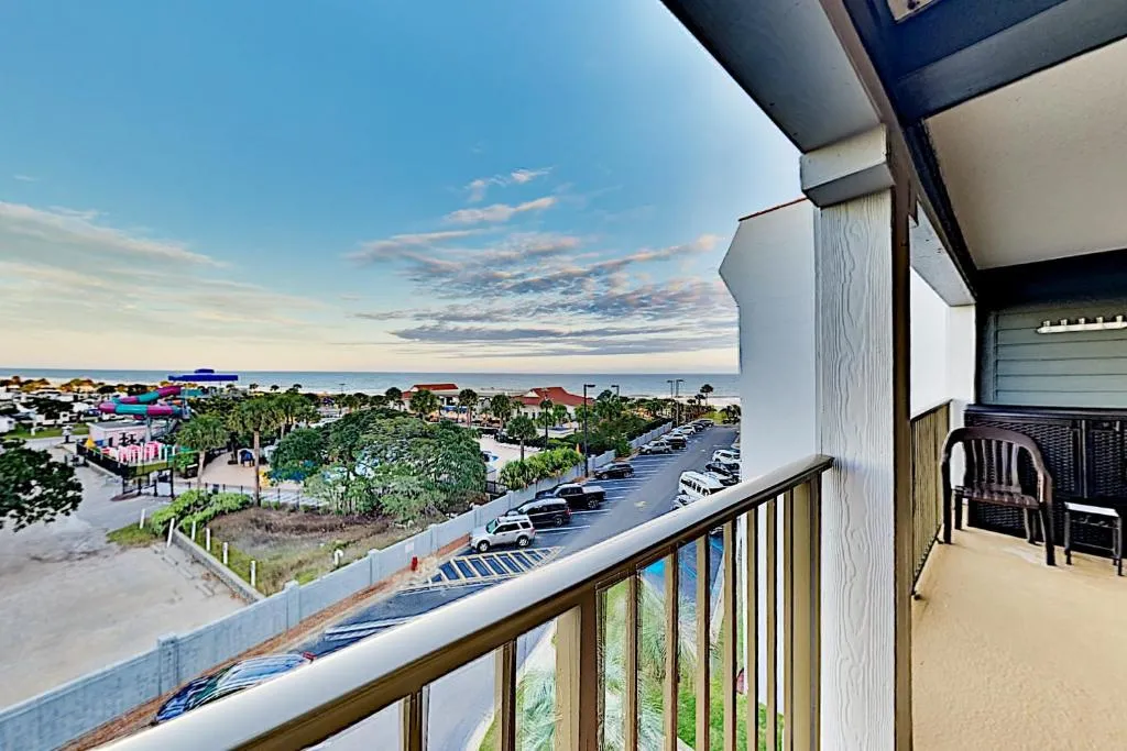 Resort Condo - Hot Tub, Lazy River & Pools condo, Murrells Inlet (SC), United States