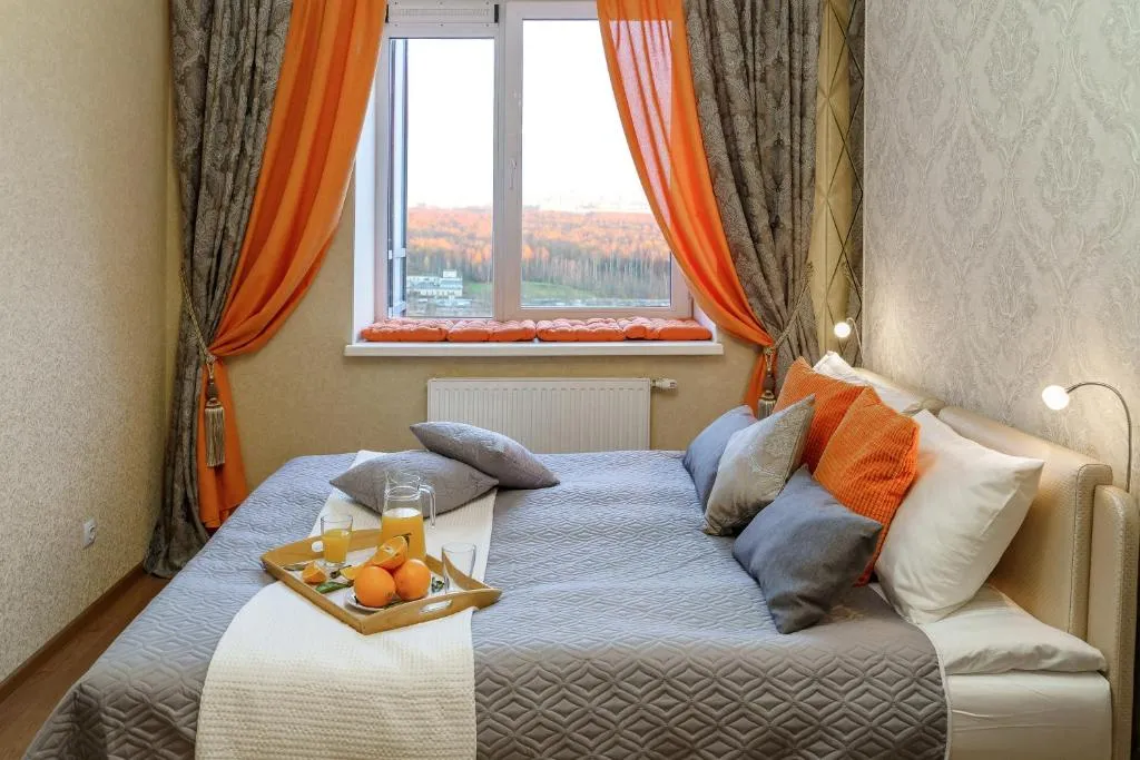 Voyage orange style, Kudrovo, Russia