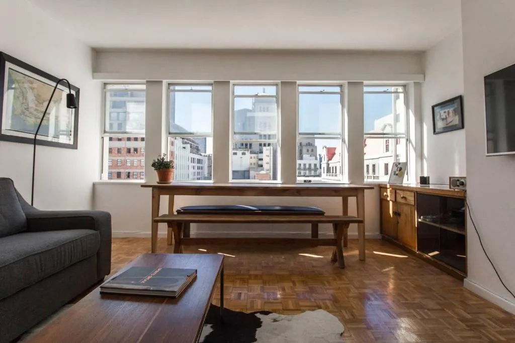 Central Apartment Overlooking Church Square, Cape Town, South Africa