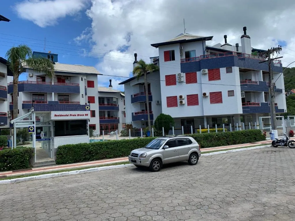 Apartamento 2 suítes e 2 quartos pé na areia, Florianópolis, Brazilia