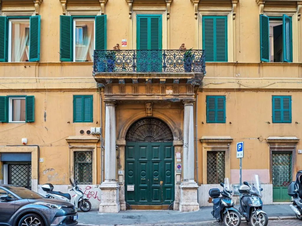 Lovely Apartment in Roma near Colosseum, Roma, Italy