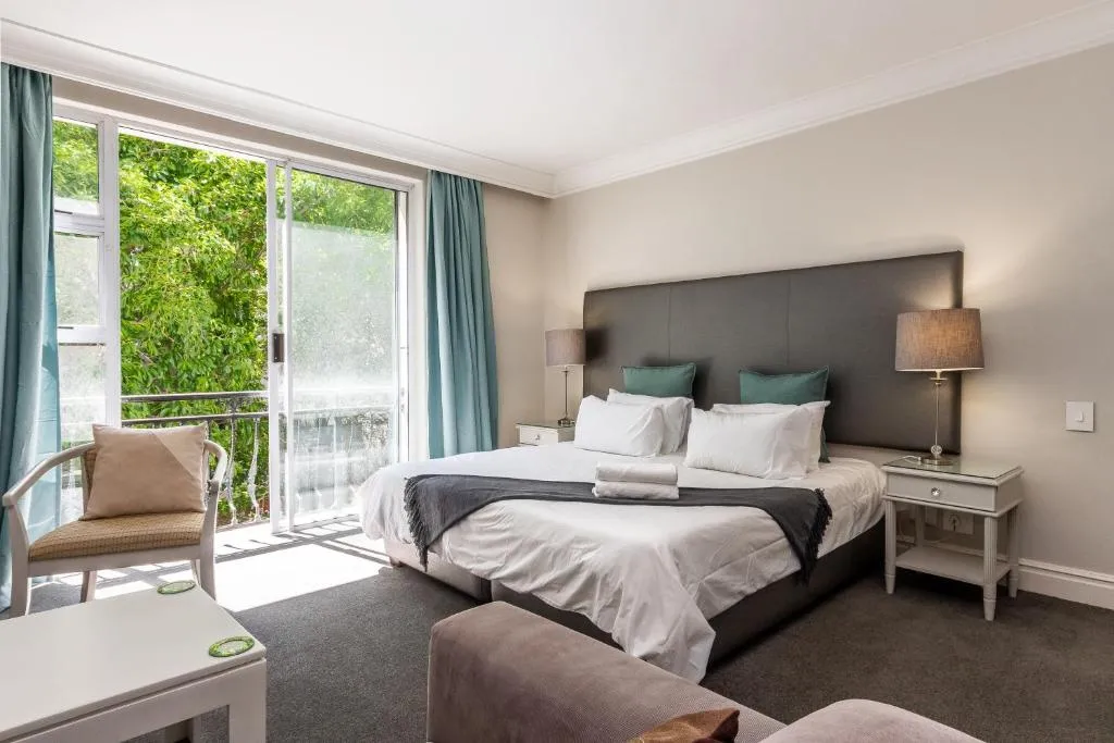 Trendy Apartment in Thibault Square City Centre, Cape Town, South Africa