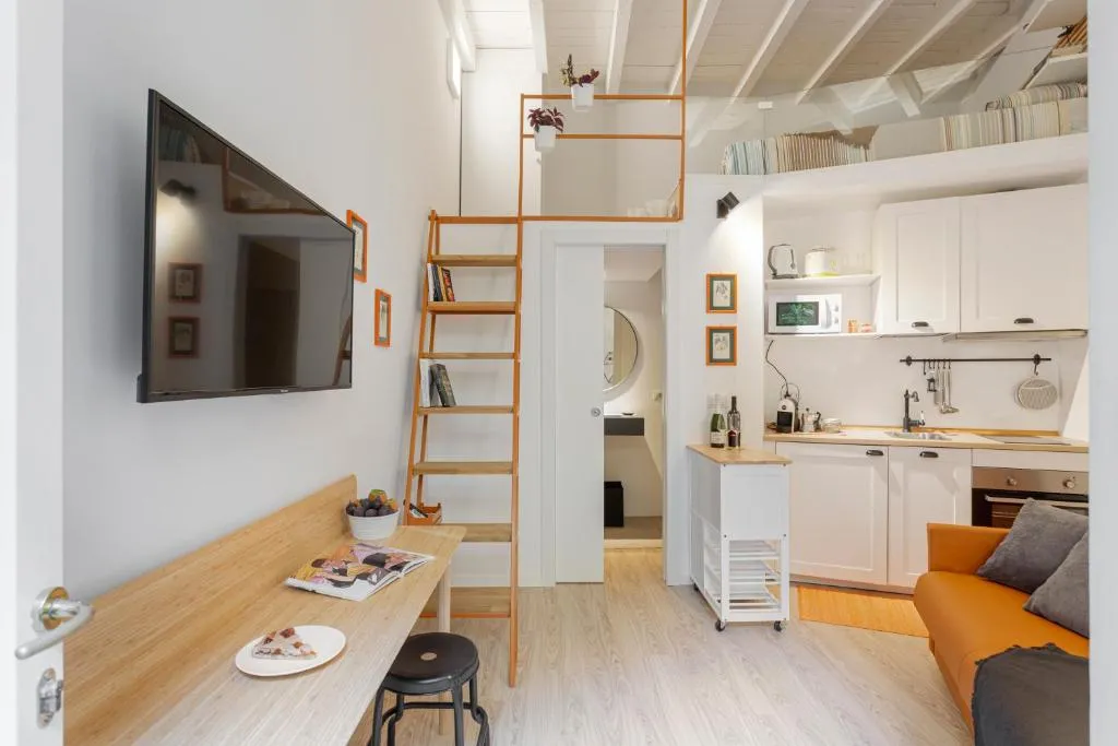 Functional Studio Milano Isola District, Milano, Italia