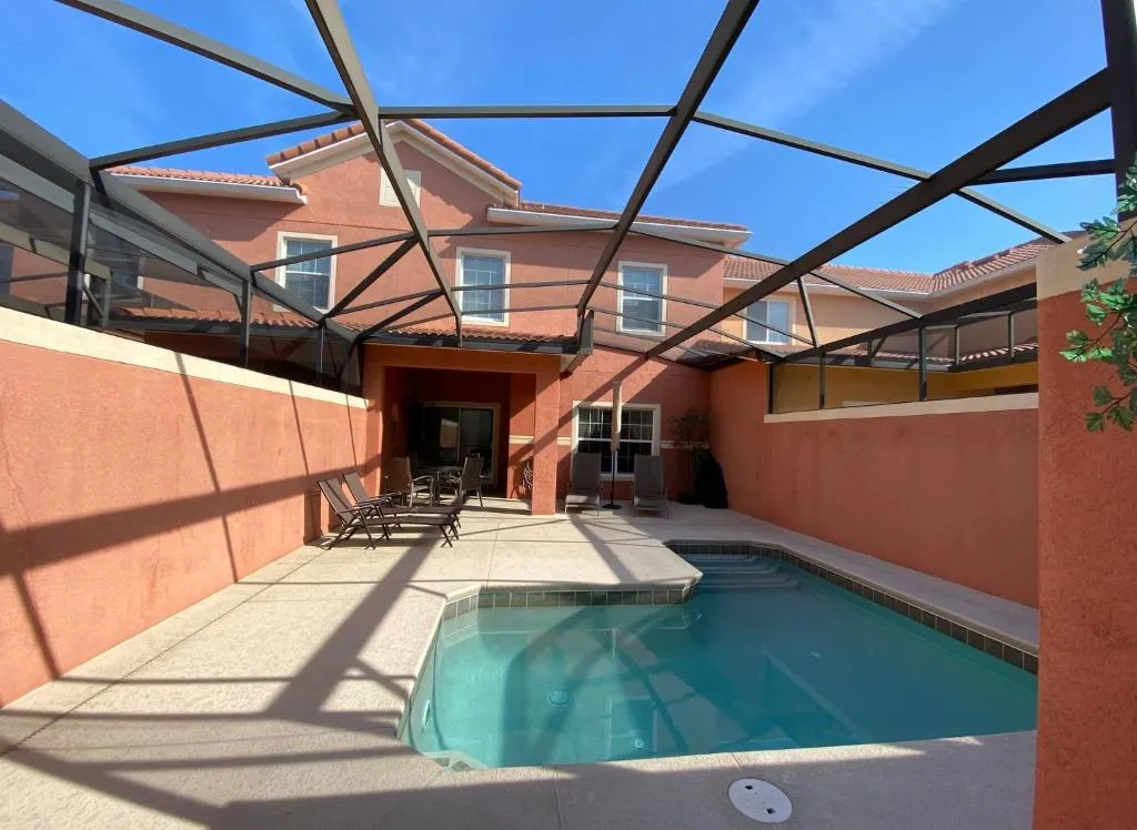 Enchanted Palms Escape at Paradise Palms Stylish Modern Home Close To Parks, Kissimmee, United States