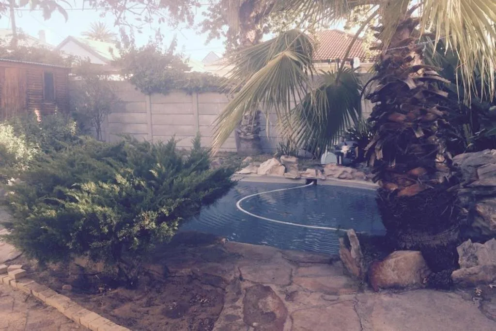 Comfortable 3 Bedroom House with Pool in Claremont, Cape Town, South Africa