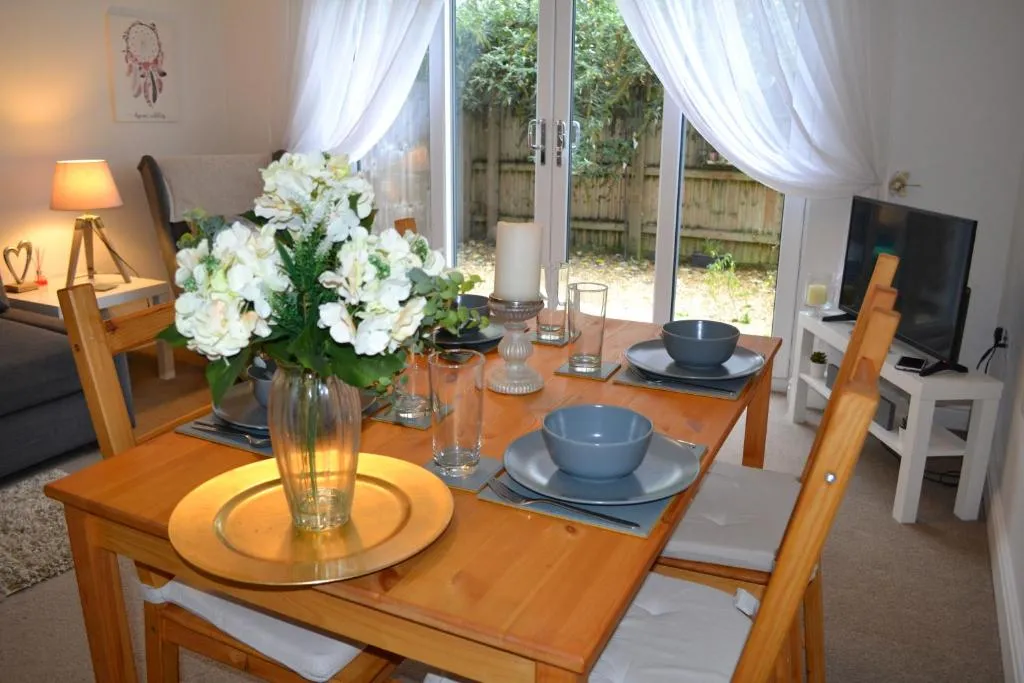 Alicia Townhouse, Free double parking space, Cwmbran, United Kingdom