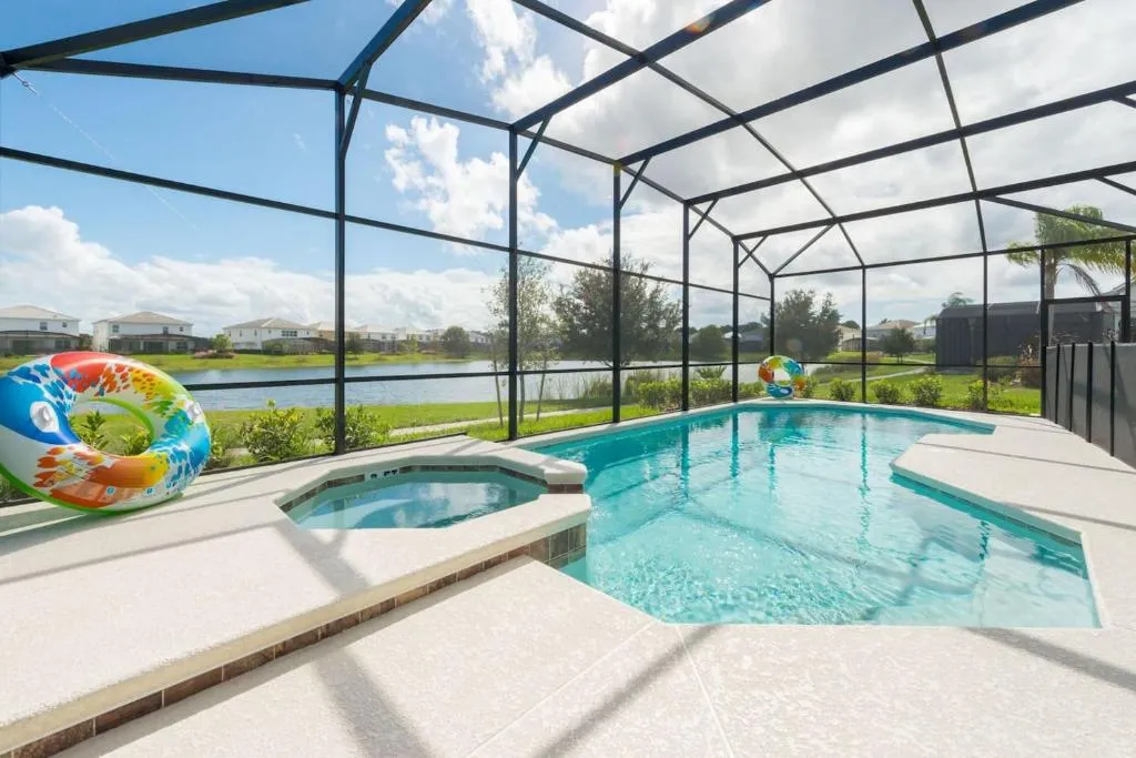 9BR Mansion - Family Resort - Private Pool, Hot Tub, BBQ, Kissimmee, United States
