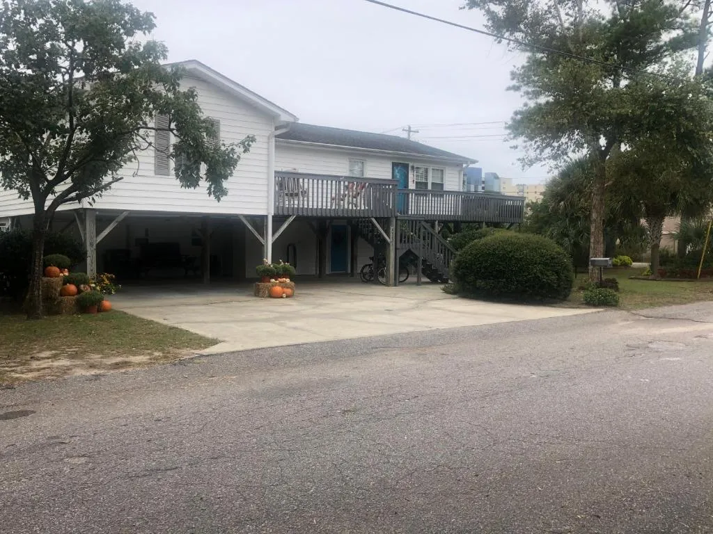Beach Breeze 1, short walk to Atlantic Ocean, pet friendly, very quiet & family friendly, Myrtle Beach, Statele Unite ale Americii