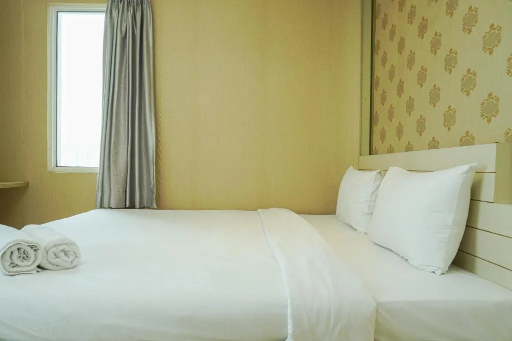 Strategic 1BR The Boulevard Apartment with Luxurious Design By Travelio, Jakarta, Indonezia