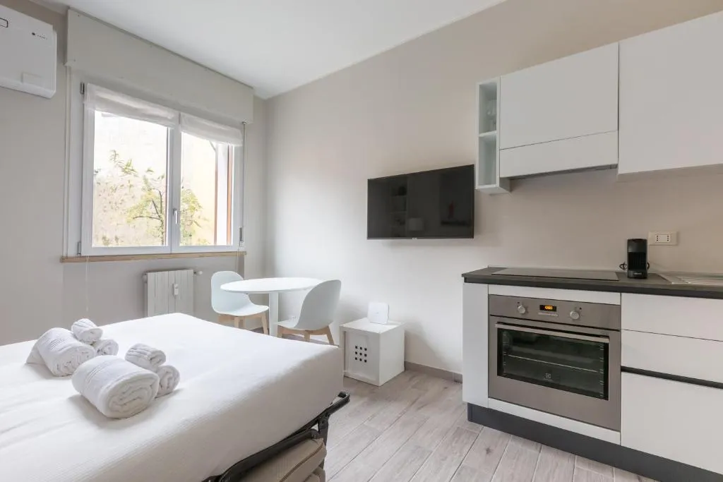 Guesthero Apartment Milano - Conciliazione M1, Comasina, Italy