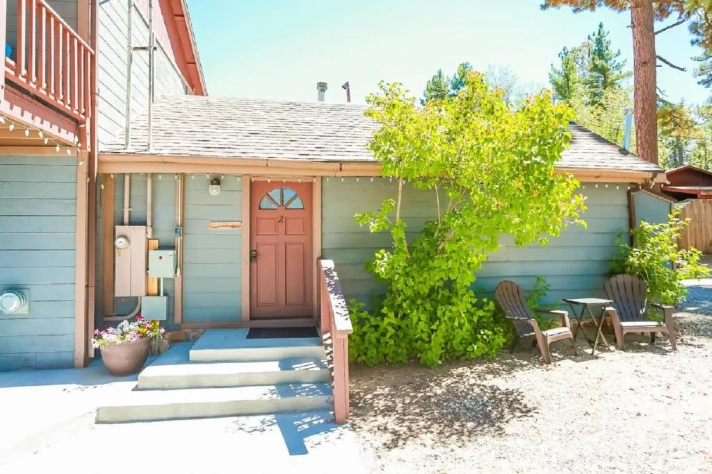Cottage 2 Grey Fox Cozy and Comfortable, Big Bear Lake, Statele Unite ale Americii