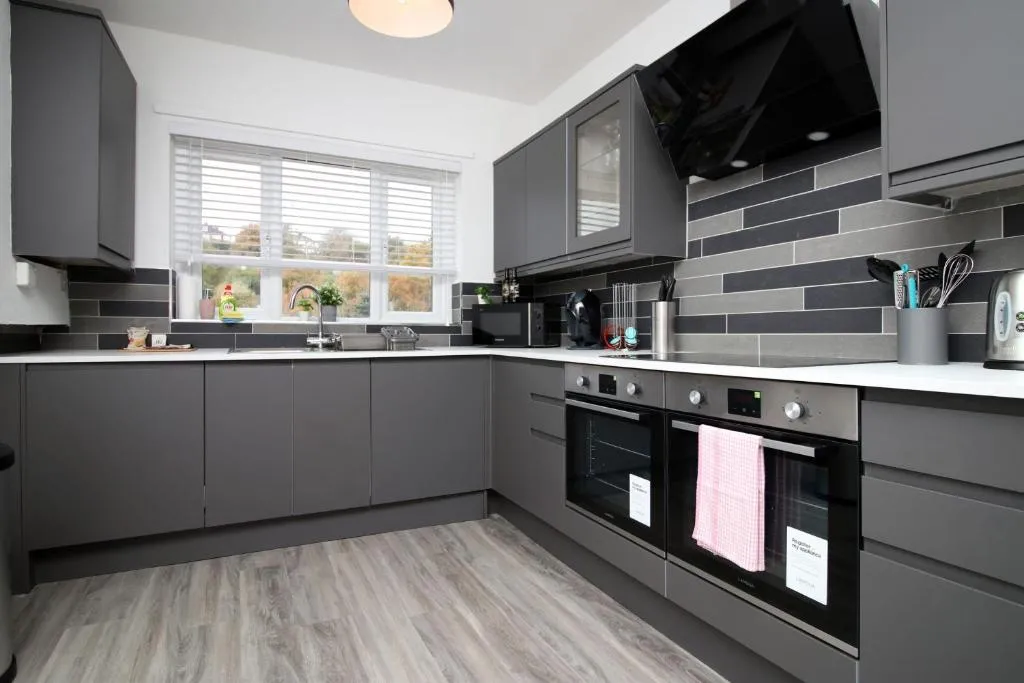 Harlech House By StayBC, Cwmbran, United Kingdom