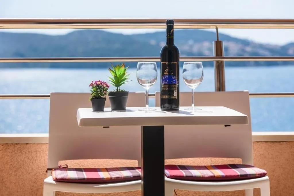 Apartment Maša - modern seaview apartment, Centola, Croatia
