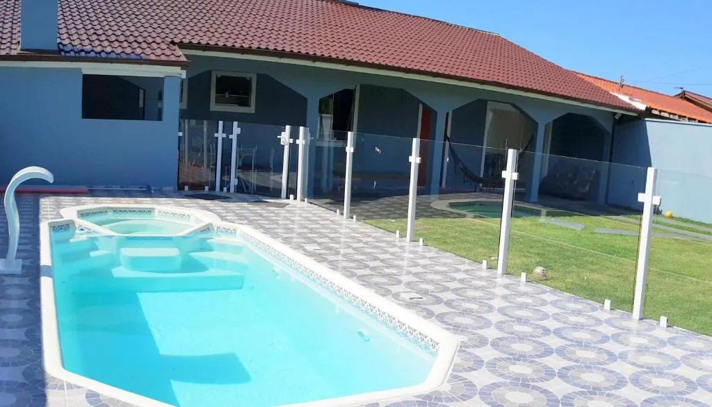 Casa c/ 3 quartos, 3 banheiros, lavabo , Piscina e área de lazer., Florianópolis, Brazilia