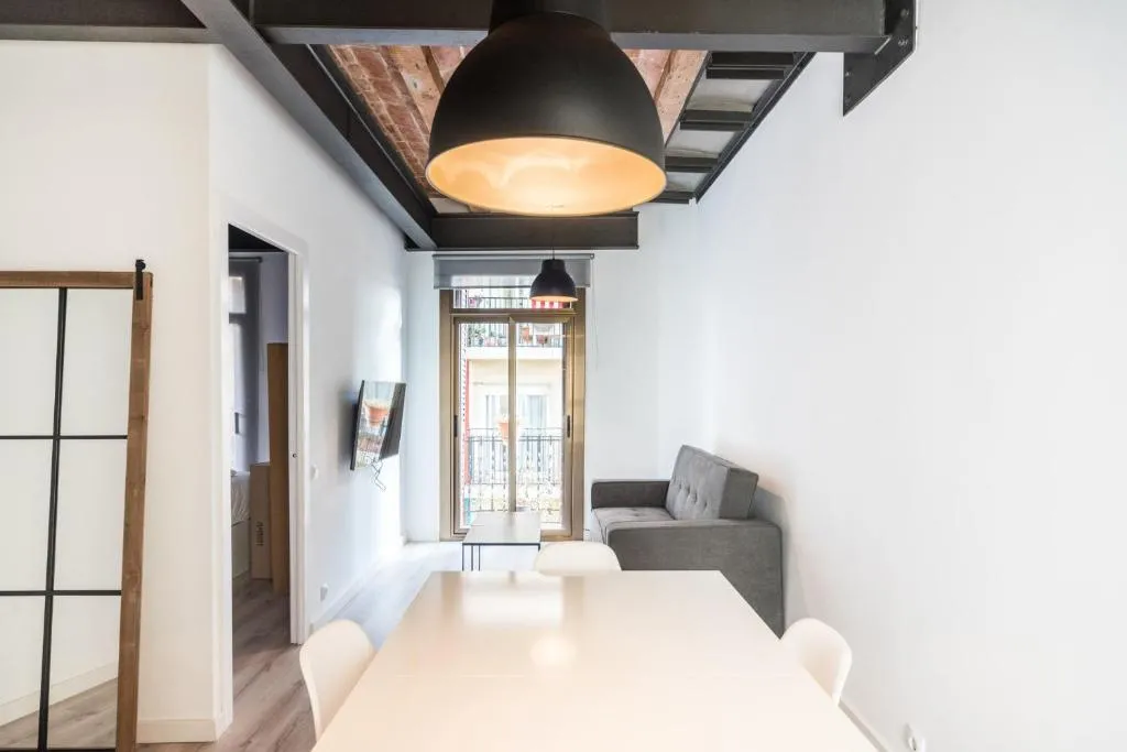 HOMEnFUN Sants with Montjuic views, Barcelona, Spania