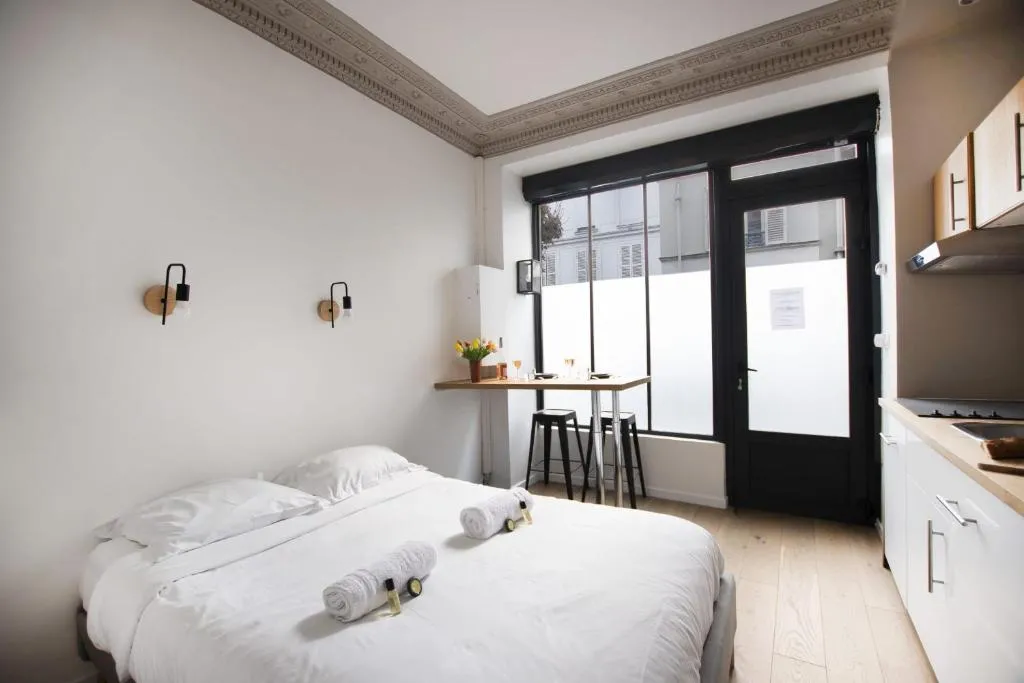GuestReady - Lovely Studio for 2 Eiffel Tower - PRIME Location!, Paris, Franţa