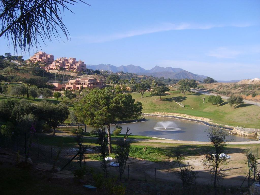 Beautiful apartment with stunning views, near the resort El Soto de Marbella 28